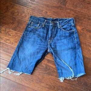 Levi’s 513 cut off men’s Jean shorts distressed